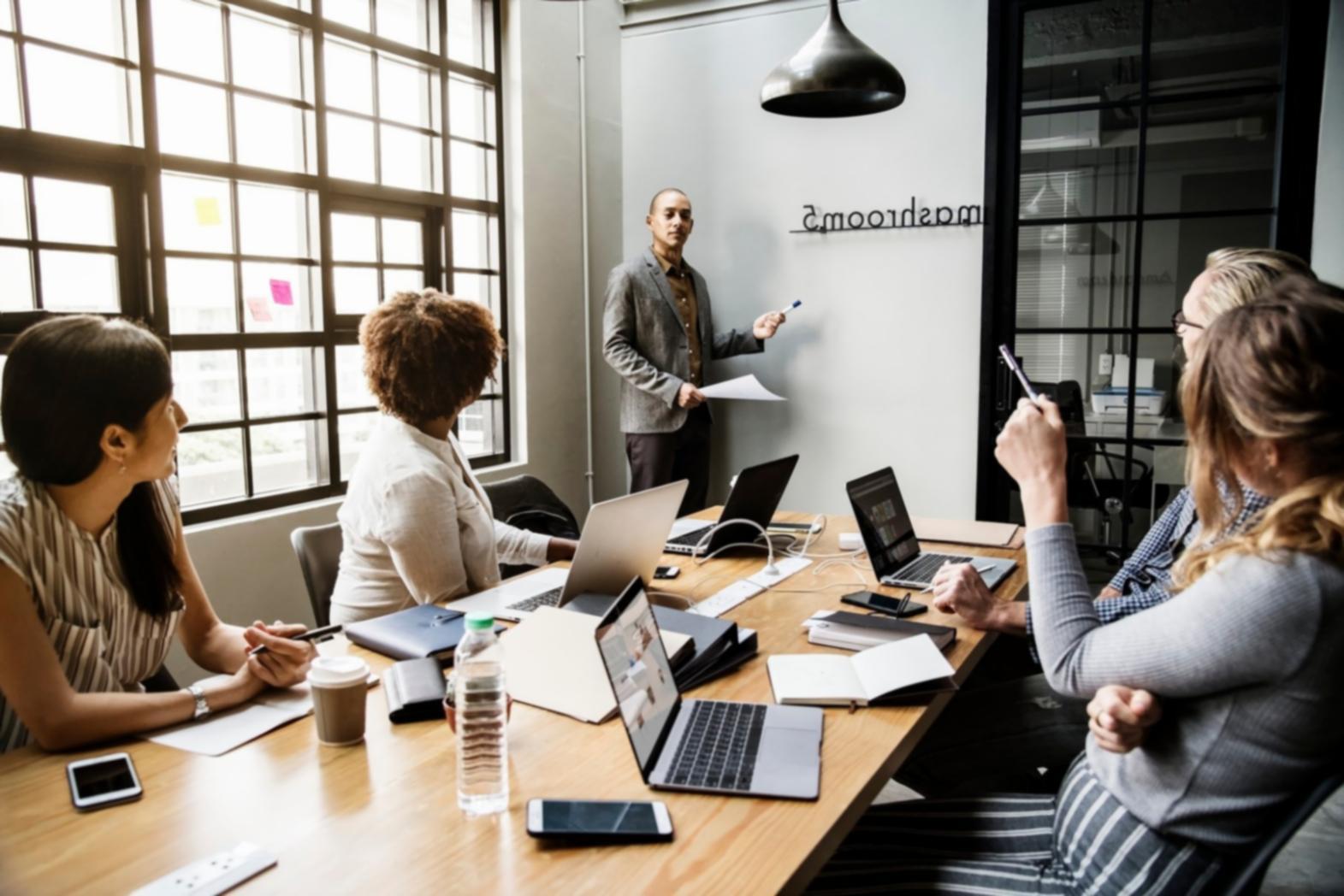 Análisis de datos financieros modernos